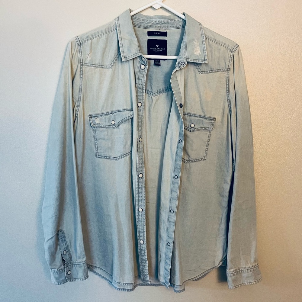 American Eagle slim fit denim jacket, size large, fake denim